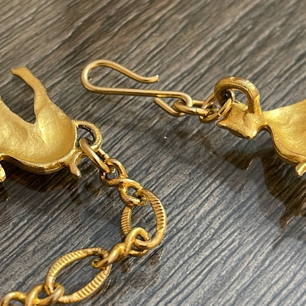 Vintage Gold-tone Sculptural Judith Woracek Mullen Cat Link Statement Necklace - Picture 12 of 17